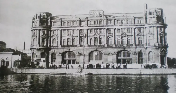 2-siyah-beyaz-hattı-haydarpasa-tren-istasyonu-gari