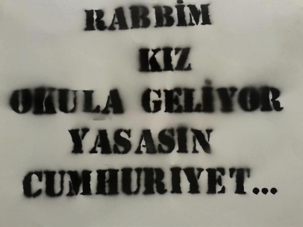 ah-muhsin-unlu-okula-kız-geliyor