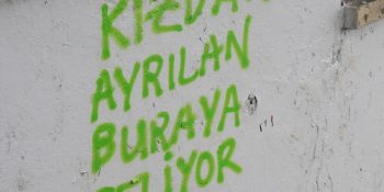 Sokağın Ruhunu Yansıtan 79 Duvar Yazısı