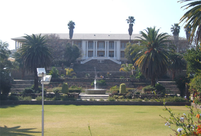 namibia-windhoek-parliament-namibya-parlamentosu