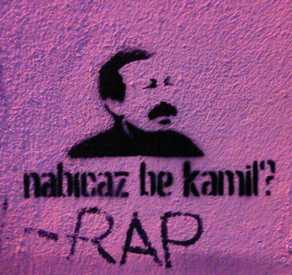 napıcaz-be-kamil-duvar-yazisi
