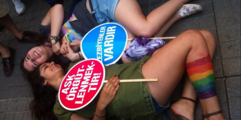 LGBTT 2013 Onur Yürüyüşü’nden En Onur Verici 58 Fotoğraf #DirenAyol