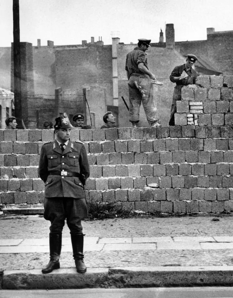 Germany Berlin Wall Twitter