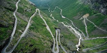 Bildiğiniz Tüm Duaları Okutacak Dünyanın En Tehlikeli 13 Yolu