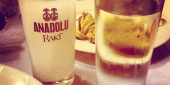 Bu Akşam İçiyoruz: 46 Bahanede ”Rakı Neden İçilir?”