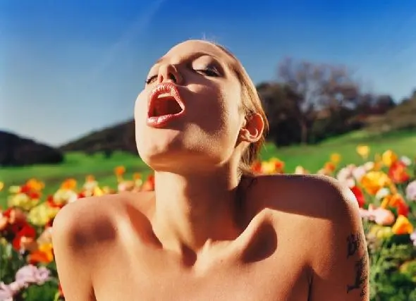 biseksuel-lezbiyen-angelina-jolie