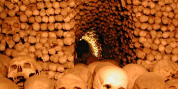 40 Bin İnsanın Kemiklerinden Yapılan Dünyanın En Yusuf Yusuf Attıran Kilisesi