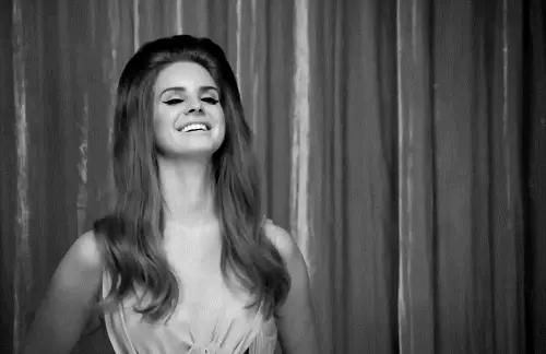 lana-del-rey-gulerken
