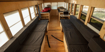 Mimarlık Öğrencisi Eski Bir Otobüsten Efsane Bir Ev Yaptı