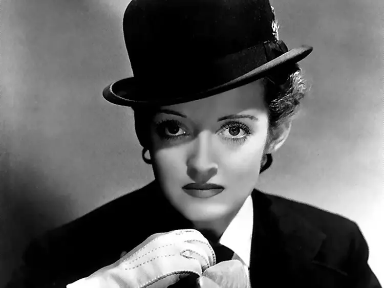 sigorta-yaptiran-unluler-bette-davis