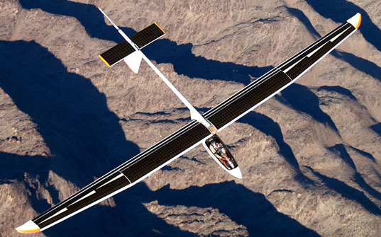 first-solar-powered-flight