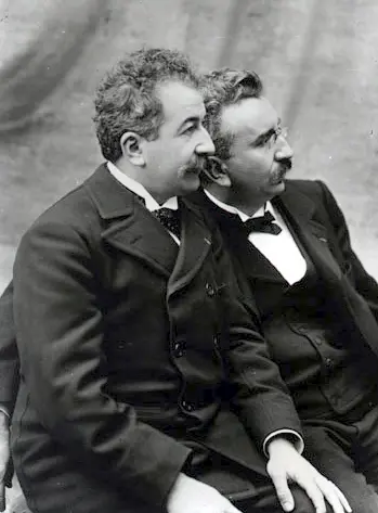 2-Lumiere-kardesler