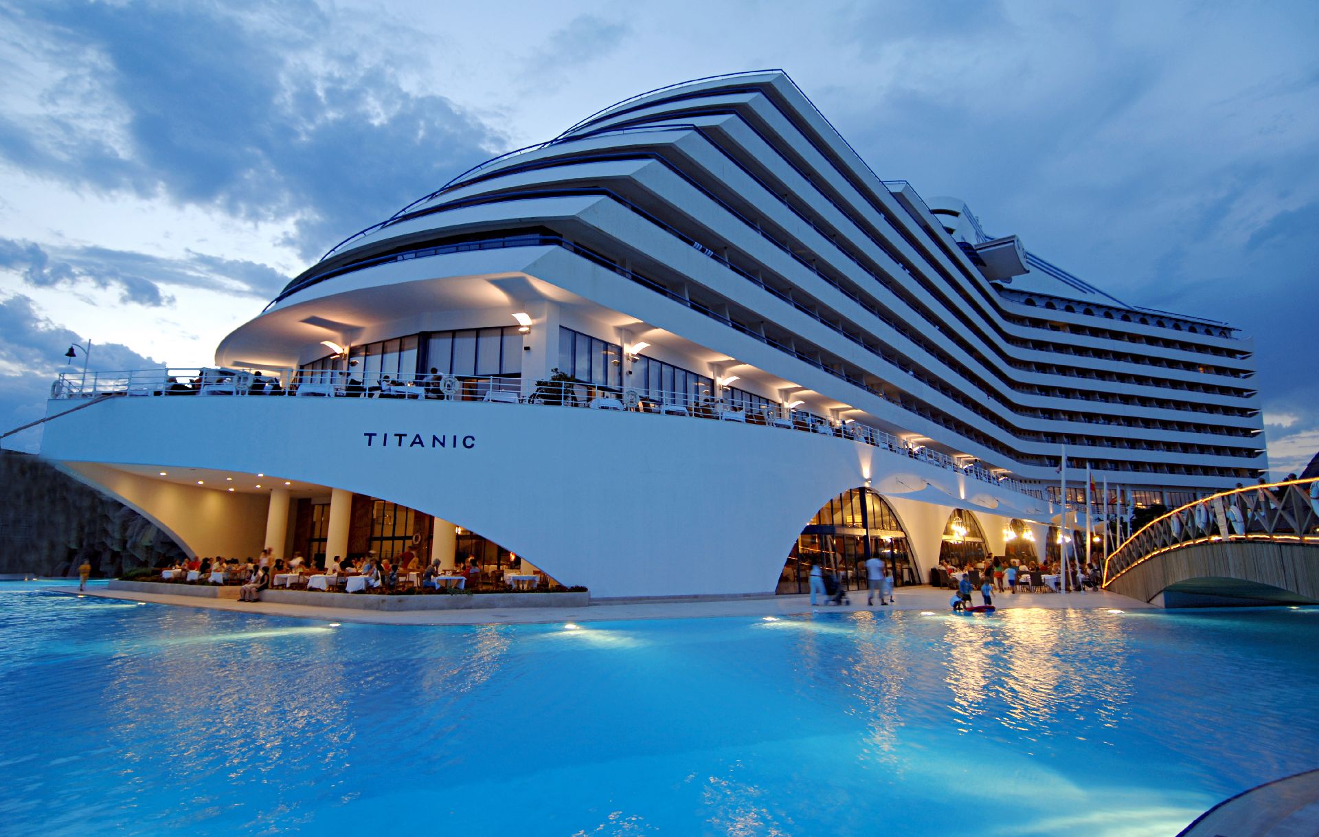 titanic-resort-hotel-en-iyi-balayi-yerleri-antalya