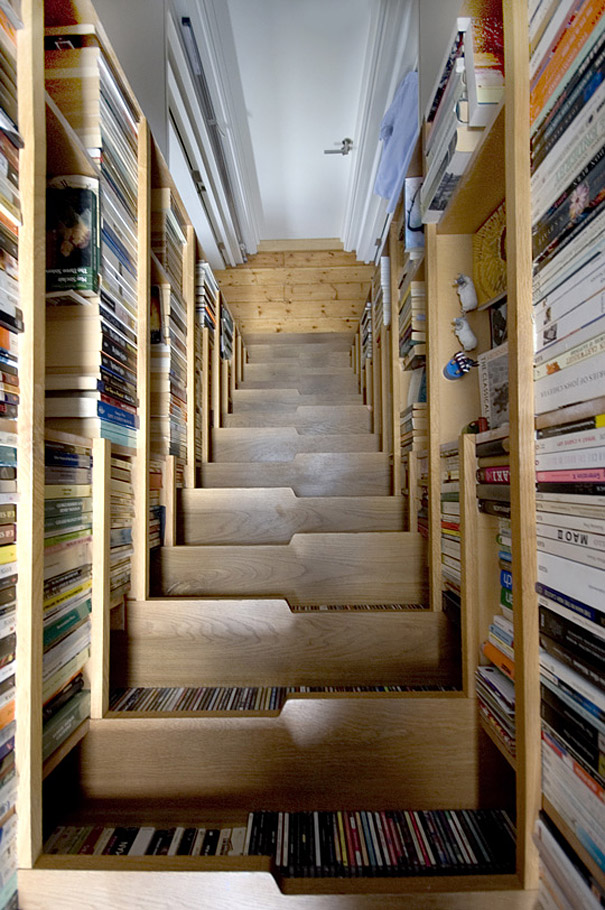 kitaplıklı merdiven