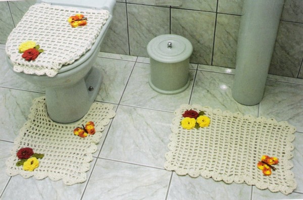 renkli-çiçekli-tığ-işi-kozet-takımı-600x396