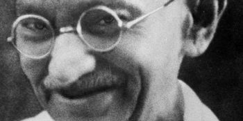 Tanımadığınız İnsanlarla Sohbete Girmeniz İçin 8 Klişe Metot