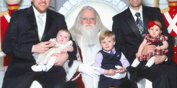 34 Yıl Boyunca Noel Baba’nın Kucağına Oturan Rahatsız Kardeşler