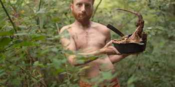 Modern Yaşamı Reddedip Vahşi Doğaya Dönen Bir Grup İnsan