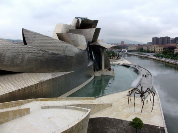 1-Guggenheim-Muzesi-Bilbao-Ispanya
