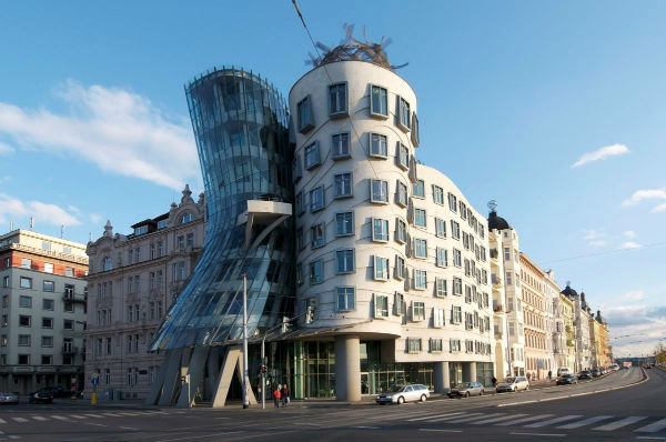 11-Dancing-Building-Prag-Cek-Cumhuriyeti