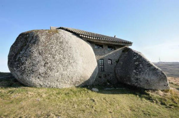 16-Stone-House-Fafe-Daglari-Portekiz