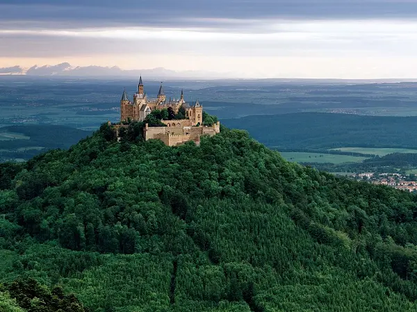 HOHENZOLLERN-KALESI-ALMANYA