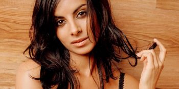 18 Beden Dili İpucuyla ”Ne Düşündüğünü Görüyorum” Deme Rehberi