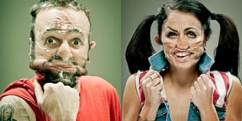 21 Deli İşi Portreyle Ağzı Yüzü Bantlayıp Fotoğraflayan Adam