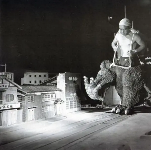 05 godzilla