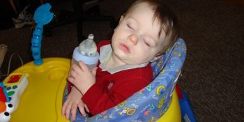 Bebeklerin Bir Sarhoştan Farksız Olduğu 11 Durum