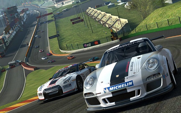 bagimlilik-yapan-telefon-oyunlari-Real Racing 3