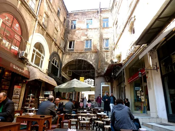 muhakkak_bir_cay_icimlik_hazzopulo