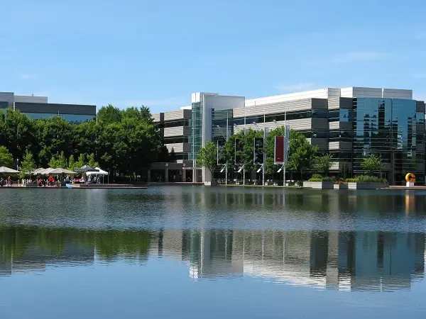 nike-hq