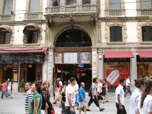 sinemada_tiyatroda_burada_halep2