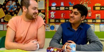 İdealist Bir Öğretmen ve Kekeme Gencin Mucizevi Hikayesi