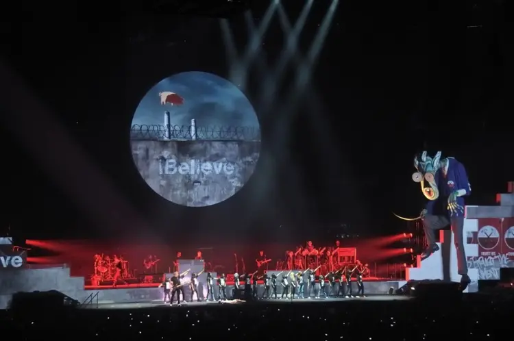 The Wall Live