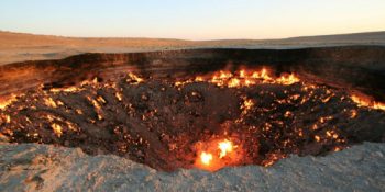 İçine Kesinlikle Düşmemeniz Gereken 10 Garip Delik