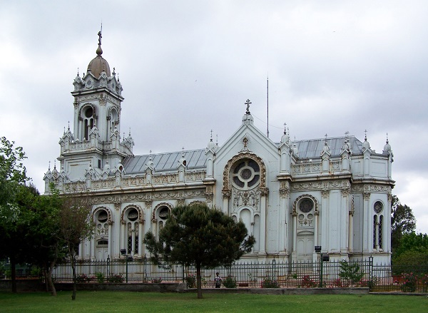demirden-yapilmis-bulgar-kilisesi