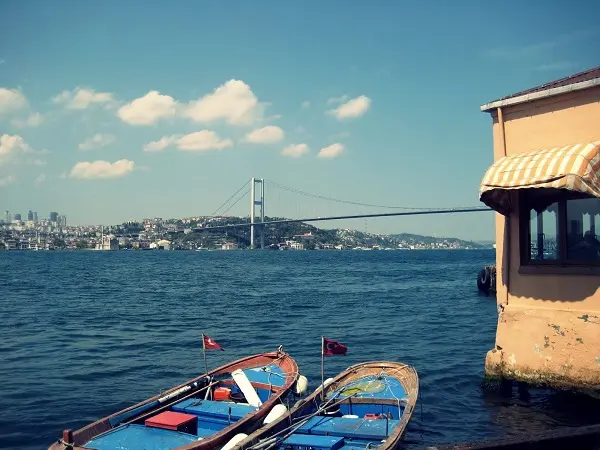 kuzguncuk-sahil-bogaz-tekneler