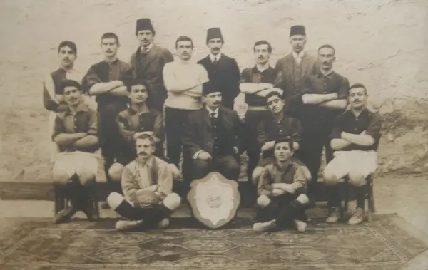 tevfik-fikret-ve-kalpaklilar