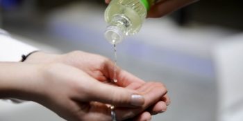 İtalya’dan Fransa’ya, Almanya’dan Osmanlı’ya Bayramların Kokusu Kolonyanın 300 Yıllık Bilinmeyen Hikayesi