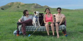 Üç Arkadaş, İki Köpek ve Bir Koltuk İnsanlığın Kusurları Hakkında Bize Ne Öğretebilir?