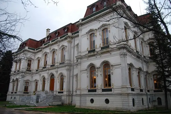 validebag-korusu-adile-sultan-kasri-hababam-sinifi