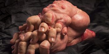 8 Korkunç Derecede Gerçekçi Heykeliyle İnsanları Kesip Biçtiğinden Şüphelendiğimiz Sanatçı