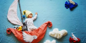 25 Sevimli Fotoğrafla Küçük Oğlunun Rüya Dünyasını Gerçek Bir Peri Masalına Dönüştüren Süper Anne