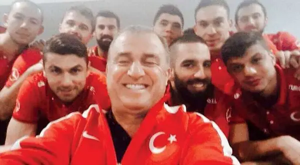 fatih-terim-selfie