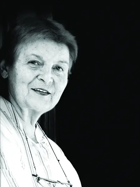 turkan-saylan-siyah-beyaz