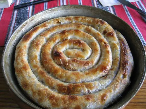 yemeklerin-kralicesi-burek-borek-listelist