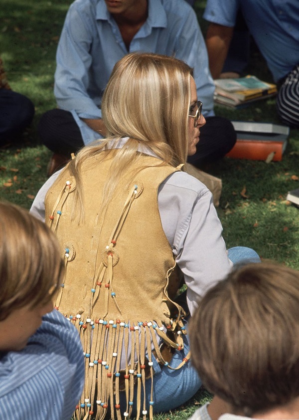 1969-hippie-high-school-fashion-photography-14