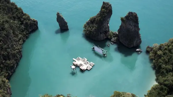 film on the rocks ya noi